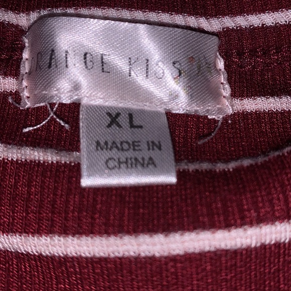 STRIPED TOP! 💋 - Picture 2 of 2